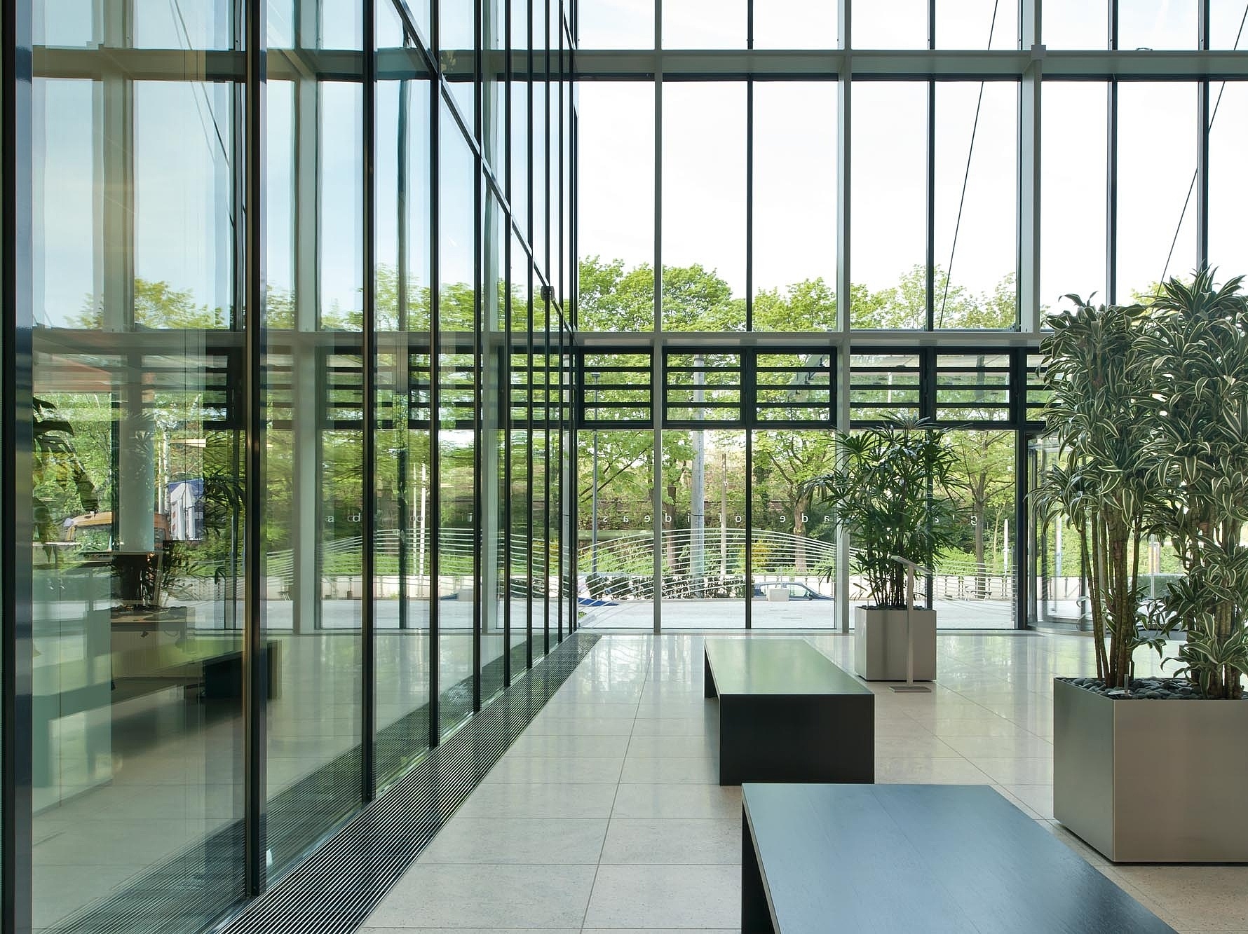 В офисном здании Schott AG в Майнце установлены внутрипольные конвекторы Arbonia