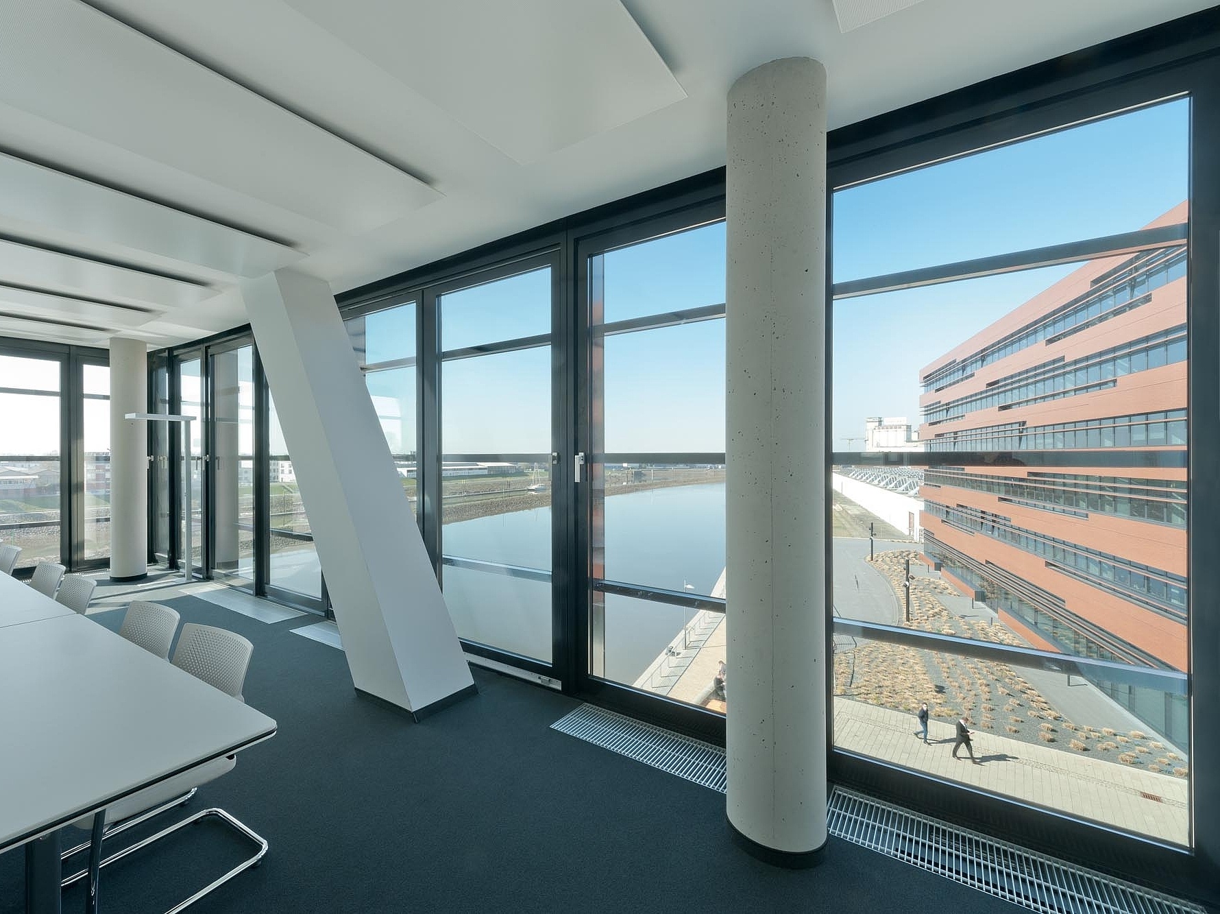Unterflurkonvektoren von Arbonia im WQ1 Bürogebäude Bremen
